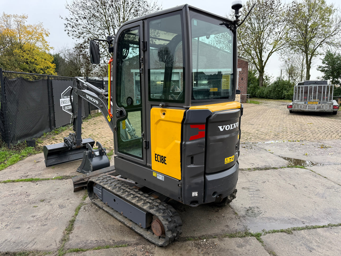 Volvo EC18E 2022 - 710uur - CW05 incl 2 nieuwe bakken - BTW machine