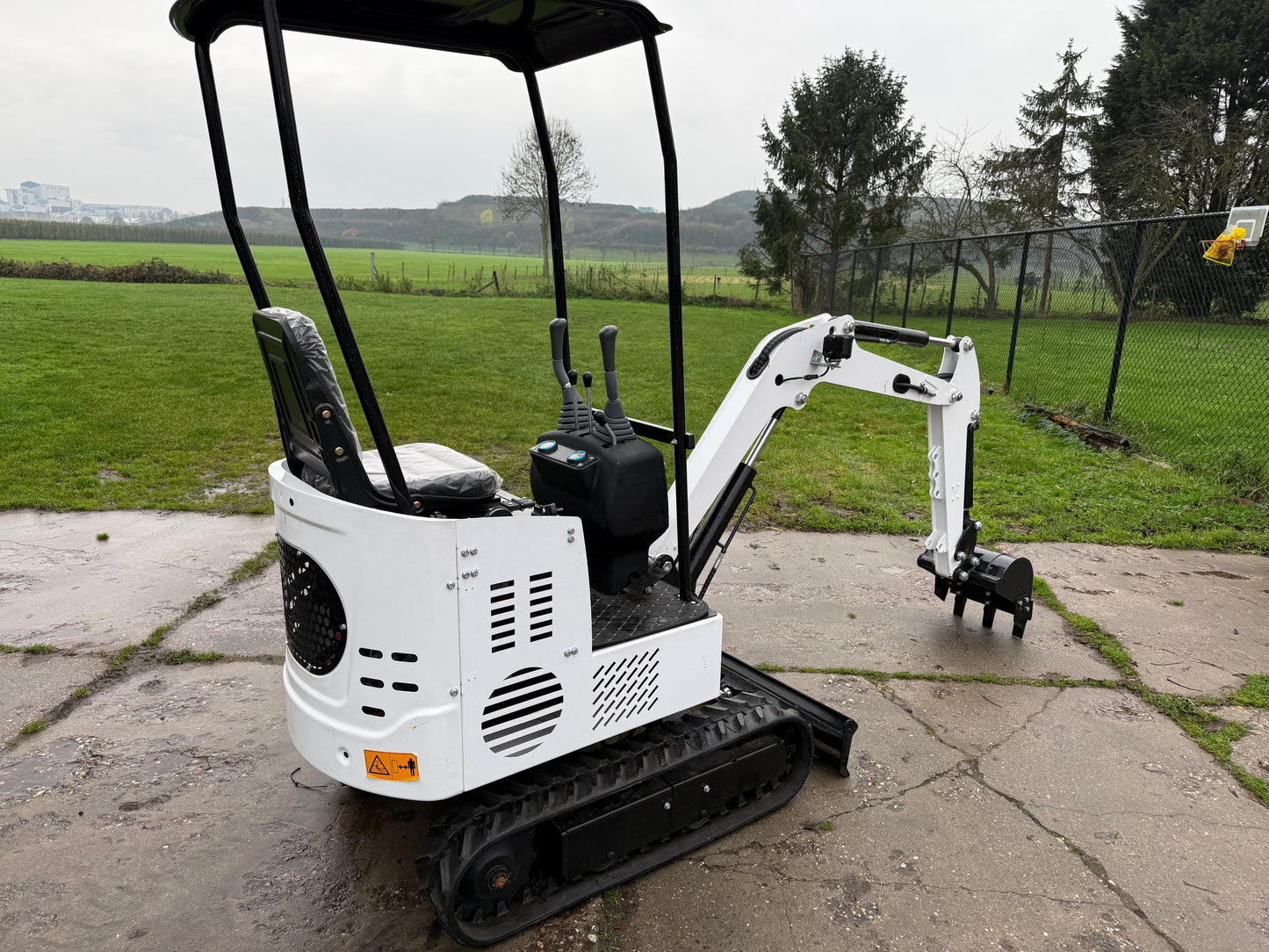 Nieuwe 1 ton minigraver diesel direct inzetbaar marge prijs