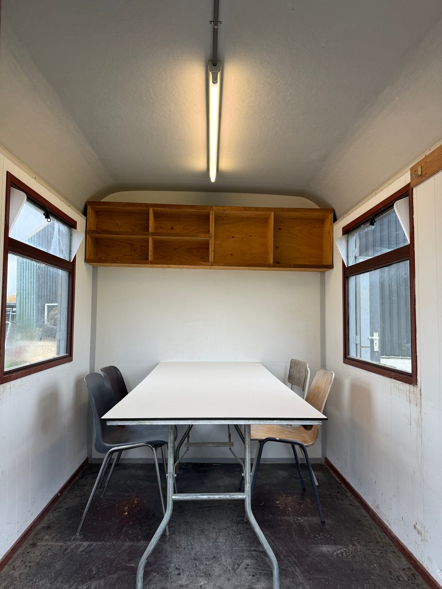 Schaftkeet - stratenmaker - hovenier - agri - infra - goede staat incl aggregaat