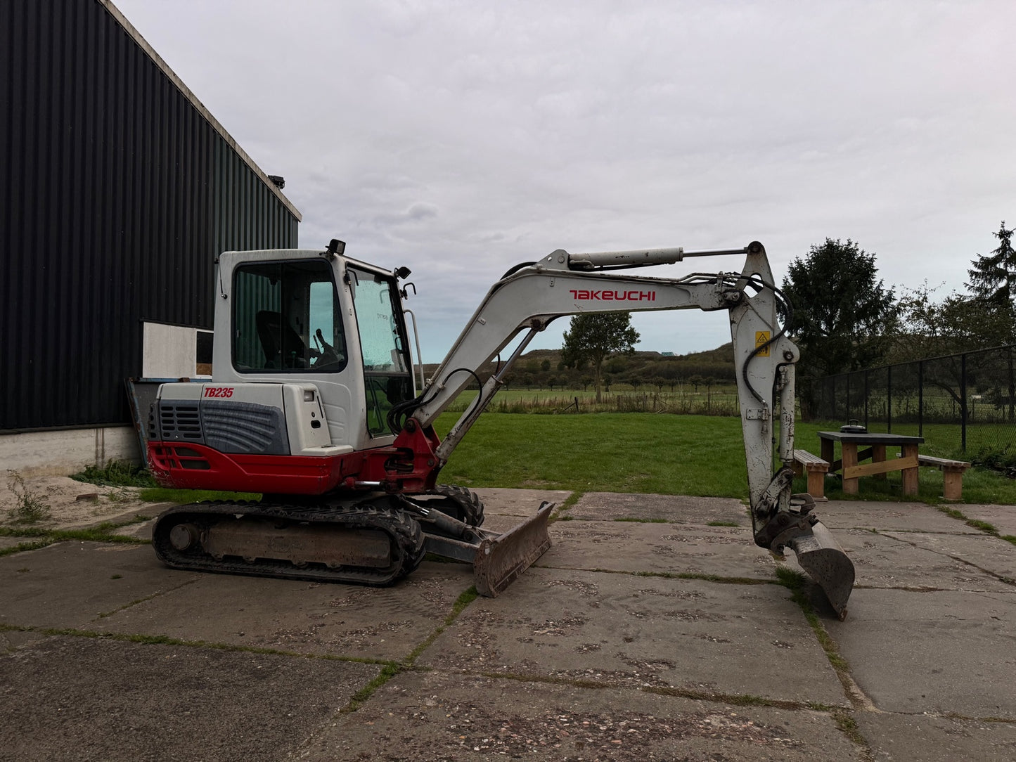 VERKOCHT - Takeuchi TB235 Minigraver - Bouwjaar 2009
