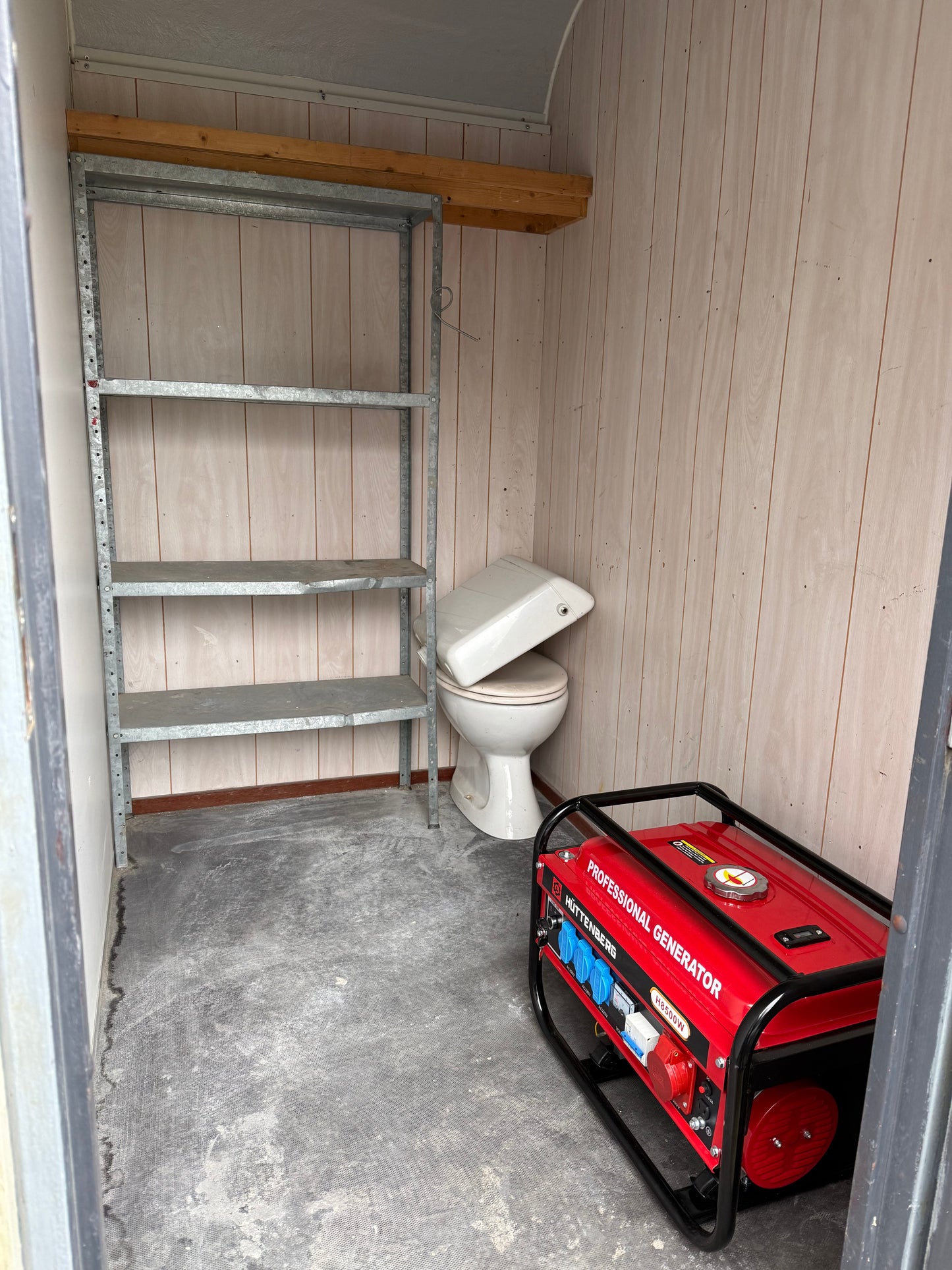 Schaftkeet - stratenmaker - hovenier - agri - infra - goede staat incl aggregaat