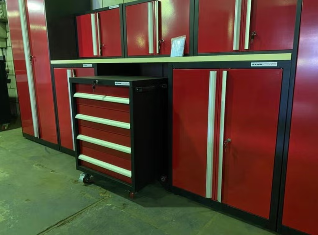 Werkplaatsinrichting incl gereedschapswagen 405 x 202