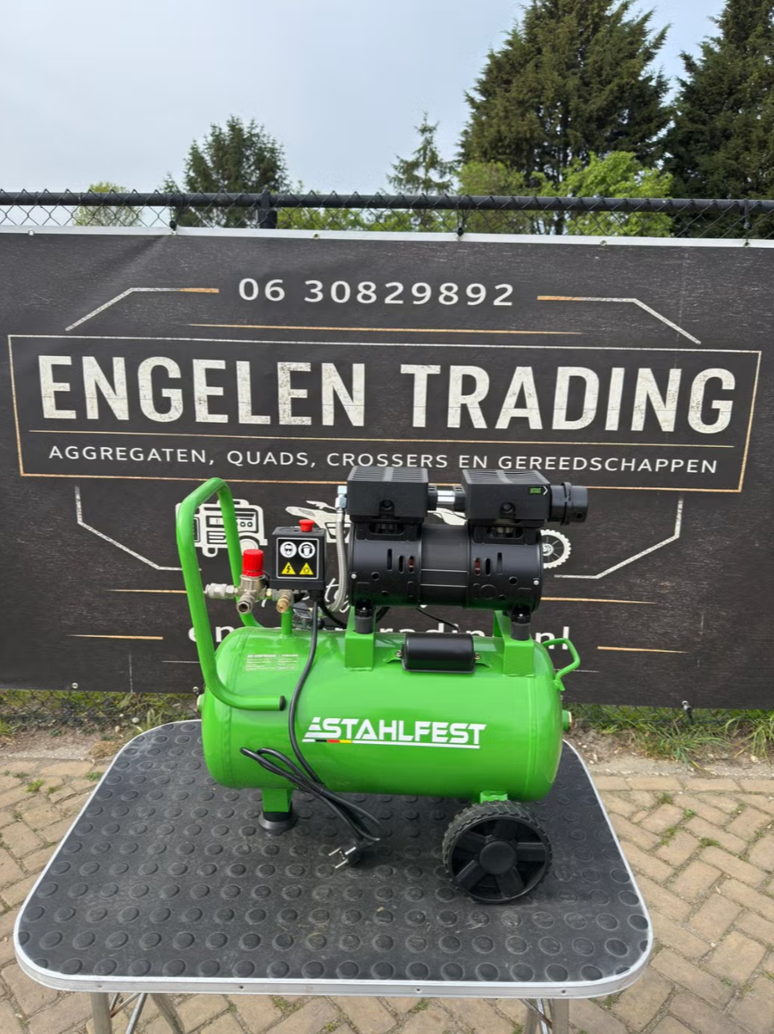 Compressor 24L 230v 8 bar fluister stil model