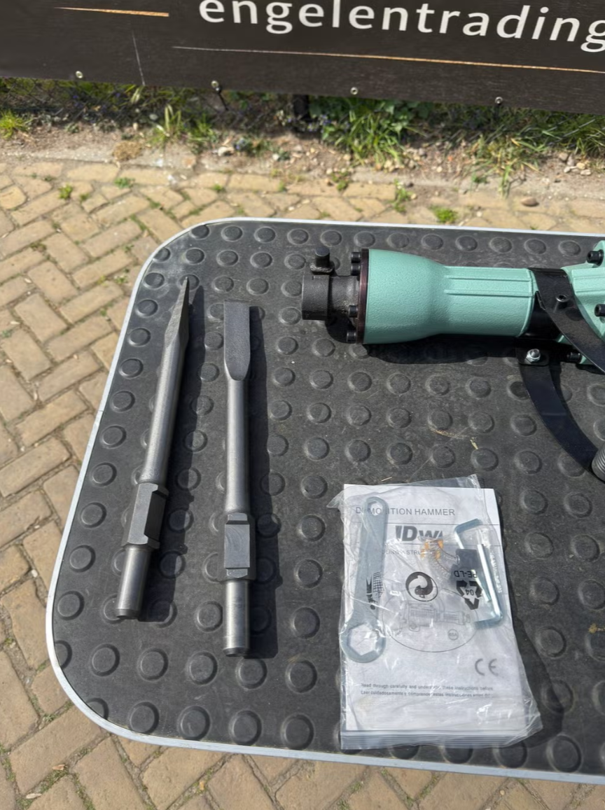 230v sloophamer incl 2 beitels en stalen kist