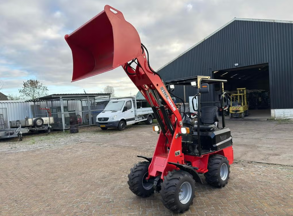 Stahlworks Shovel R906 incl extra functies op de giek