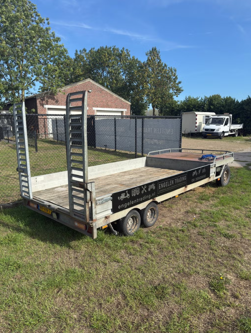 Verdonk semi dieplader schamelwagen met oplooprem en oprijplaten